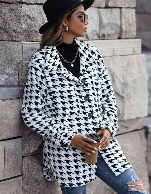 Load image into Gallery viewer, Houndstooth Button Down Jacket
