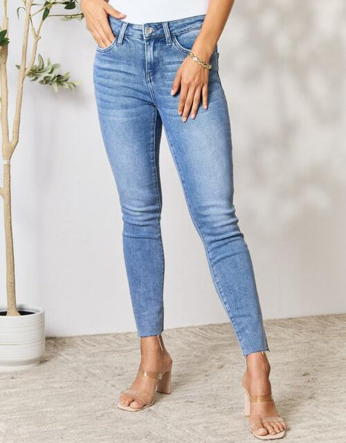 Load image into Gallery viewer, BAYEAS Raw Hem Skinny Jeans
