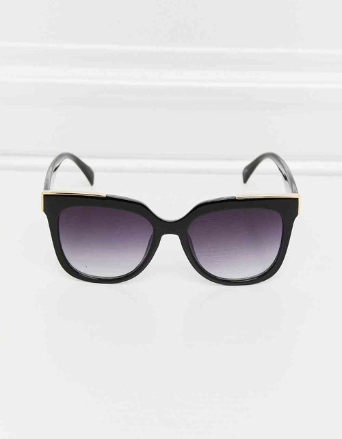 Load image into Gallery viewer, Acetate Lens Full Rim Sunglasses
