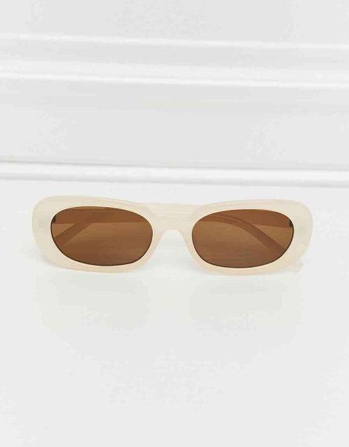 Load image into Gallery viewer, Oval Full Rim Sunglasses
