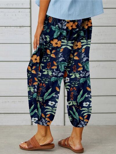 Load image into Gallery viewer, Printed Tied Cropped Pants
