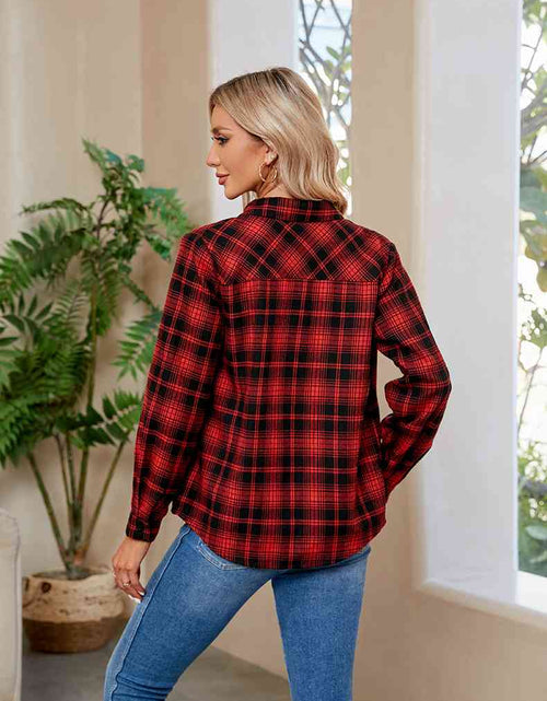 Load image into Gallery viewer, Plaid Curved Hem Long Sleeve Shirt
