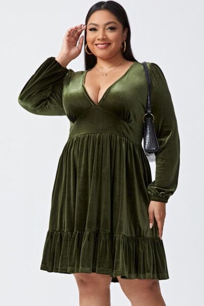 Load image into Gallery viewer, Plus Size Plunge Long Sleeve Mini Dress
