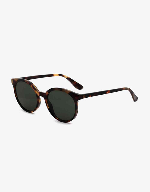 Load image into Gallery viewer, Tortoiseshell Round Polycarbonate Sunglasses
