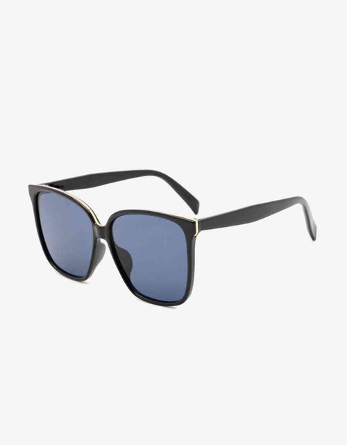 Load image into Gallery viewer, Polycarbonate Frame Wayfarer Sunglasses
