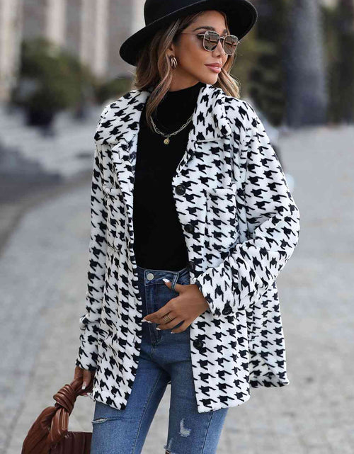 Load image into Gallery viewer, Houndstooth Button Down Jacket
