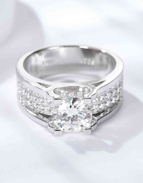 Load image into Gallery viewer, Made To Shine 1 Carat Moissanite Ring
