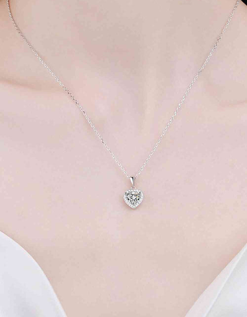 Load image into Gallery viewer, 1 Carat Moissanite Heart Pendant Chain Necklace
