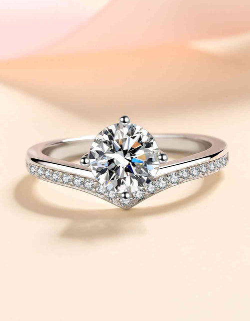 Load image into Gallery viewer, 925 Sterling Silver Ring with 1 Carat Moissanite
