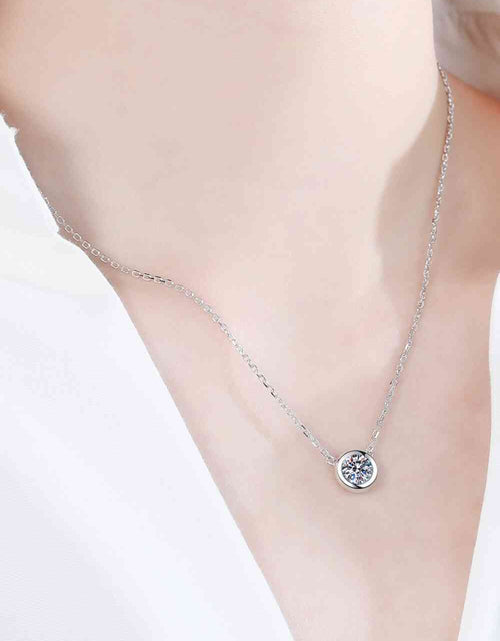 Load image into Gallery viewer, Moissanite Round Pendant Chain Necklace
