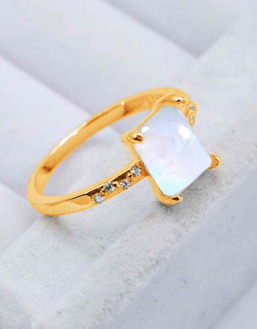 Load image into Gallery viewer, Square Moonstone Ring
