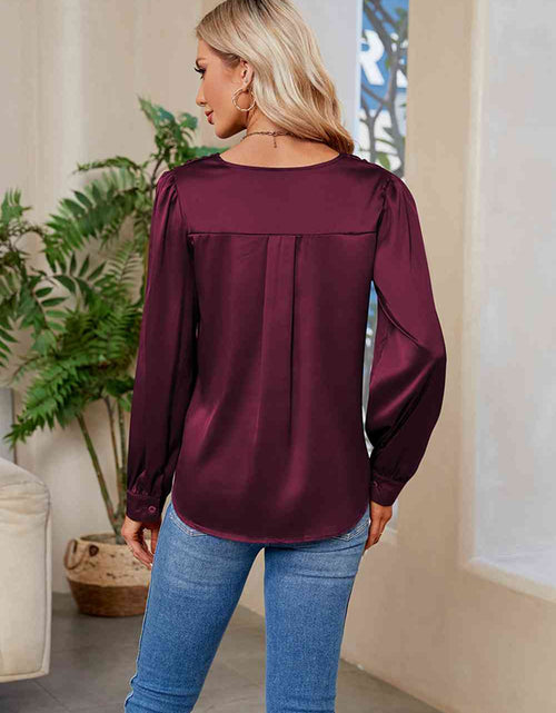 Load image into Gallery viewer, V-Neck Long Sleeve Top
