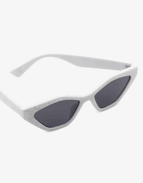 Load image into Gallery viewer, Cat Eye Polycarbonate Sunglasses
