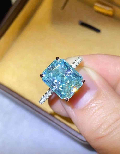 Load image into Gallery viewer, 2 Carat Moissanite Ring
