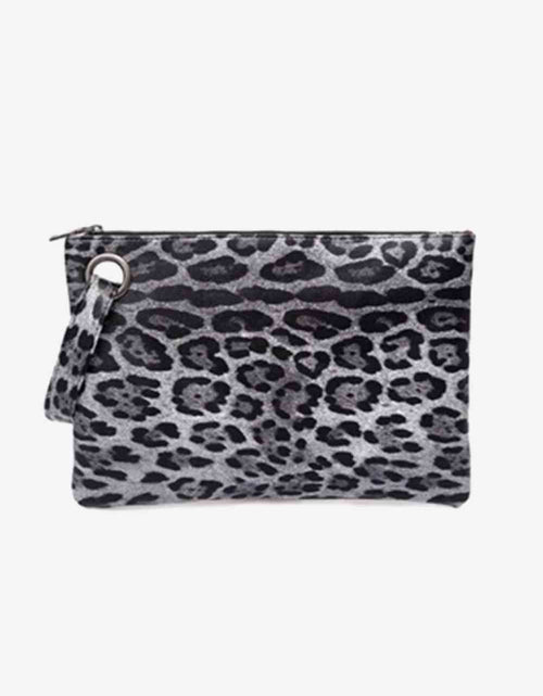 Load image into Gallery viewer, Leopard PU Leather Clutch
