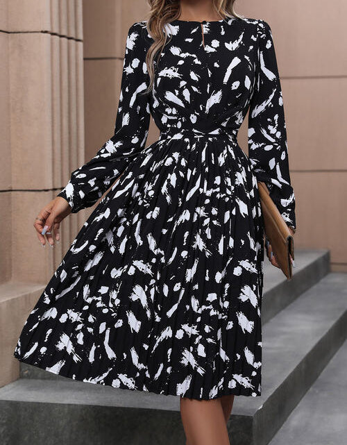 Load image into Gallery viewer, Printed Tie Back Long Sleeve Dress
