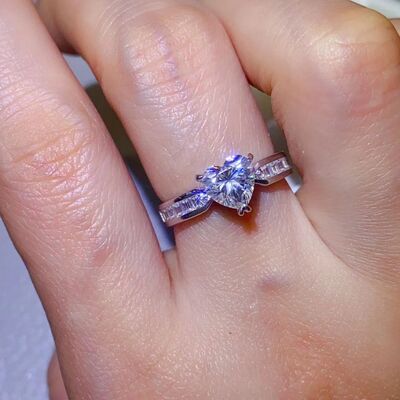 Load image into Gallery viewer, 1 Carat Moissanite 925 Sterling Silver Ring
