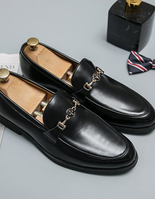 Load image into Gallery viewer, Men&#39;s Classic Metal Chain Loafers
