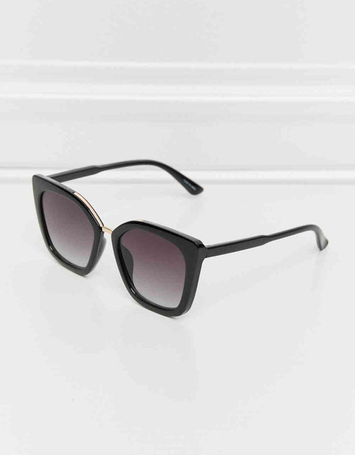 Load image into Gallery viewer, Cat Eye Full Rim Polycarbonate Sunglasses
