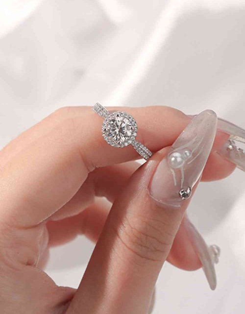 Load image into Gallery viewer, 1 Carat Moissanite Round Shape Ring
