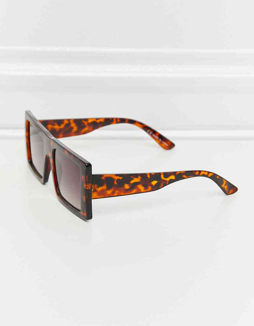 Load image into Gallery viewer, Square Polycarbonate Sunglasses
