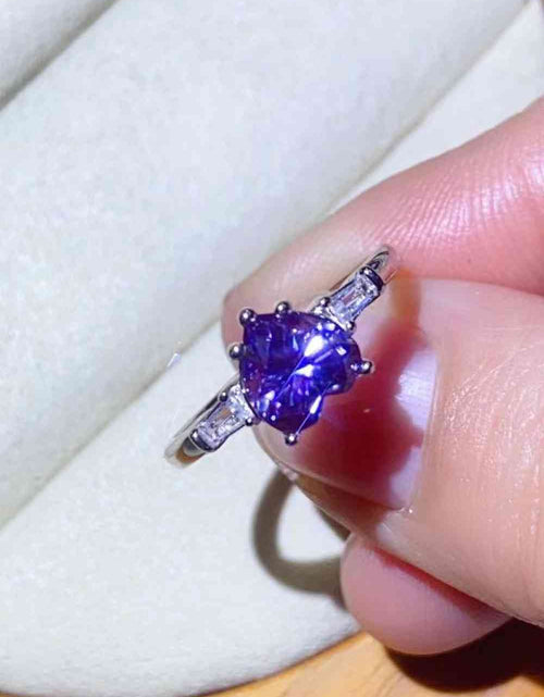 Load image into Gallery viewer, 1 Carat Moissanite Heart-Shaped Platinum-Plated Ring in Purple
