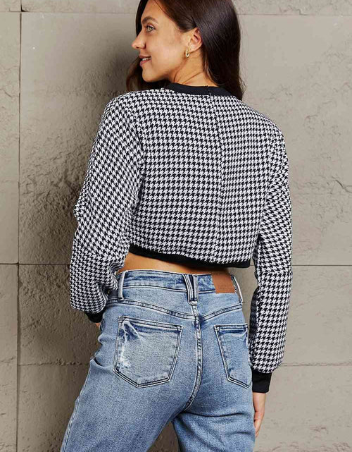 Load image into Gallery viewer, Houndstooth Round Neck Dropped Shoulder Cropped Sweatshirt
