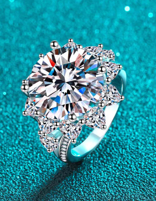 Load image into Gallery viewer, 10 Carat Moissanite Flower-Shaped Ring
