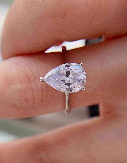 Load image into Gallery viewer, Classic Teardrop 2 Carat Moissanite Ring
