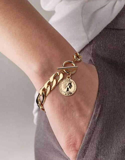 Load image into Gallery viewer, Chunky Chain Toggle Clasp Bracelet
