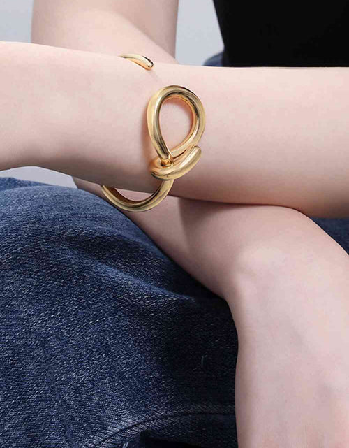 Load image into Gallery viewer, Stylish Knot Open Bracelet
