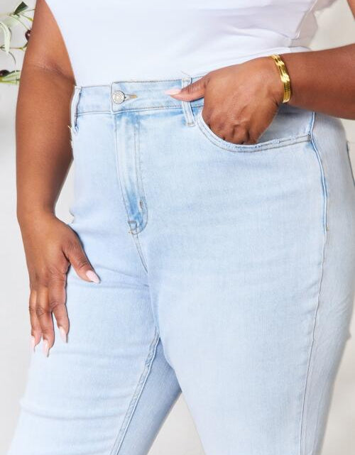 Load image into Gallery viewer, BAYEAS Full Size High Waist Straight Jeans
