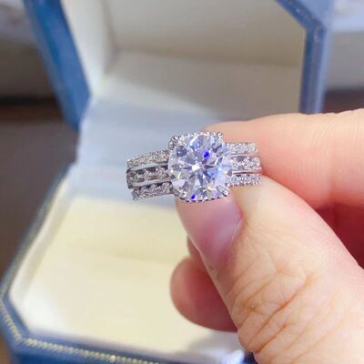 Load image into Gallery viewer, 2 Carat Moissanite 925 Sterling Silver Ring
