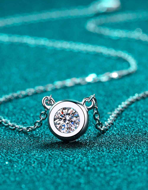 Load image into Gallery viewer, Moissanite Round Pendant Chain Necklace
